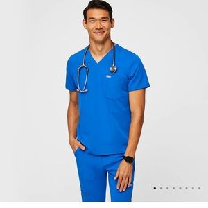 Mens FIGS 3 pocket scrub top “Chisec” large